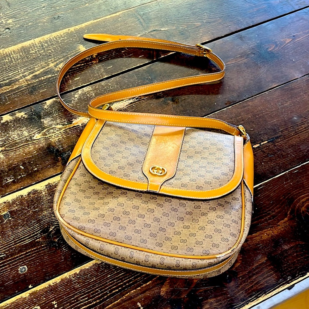 Vintage Gucci crossbody